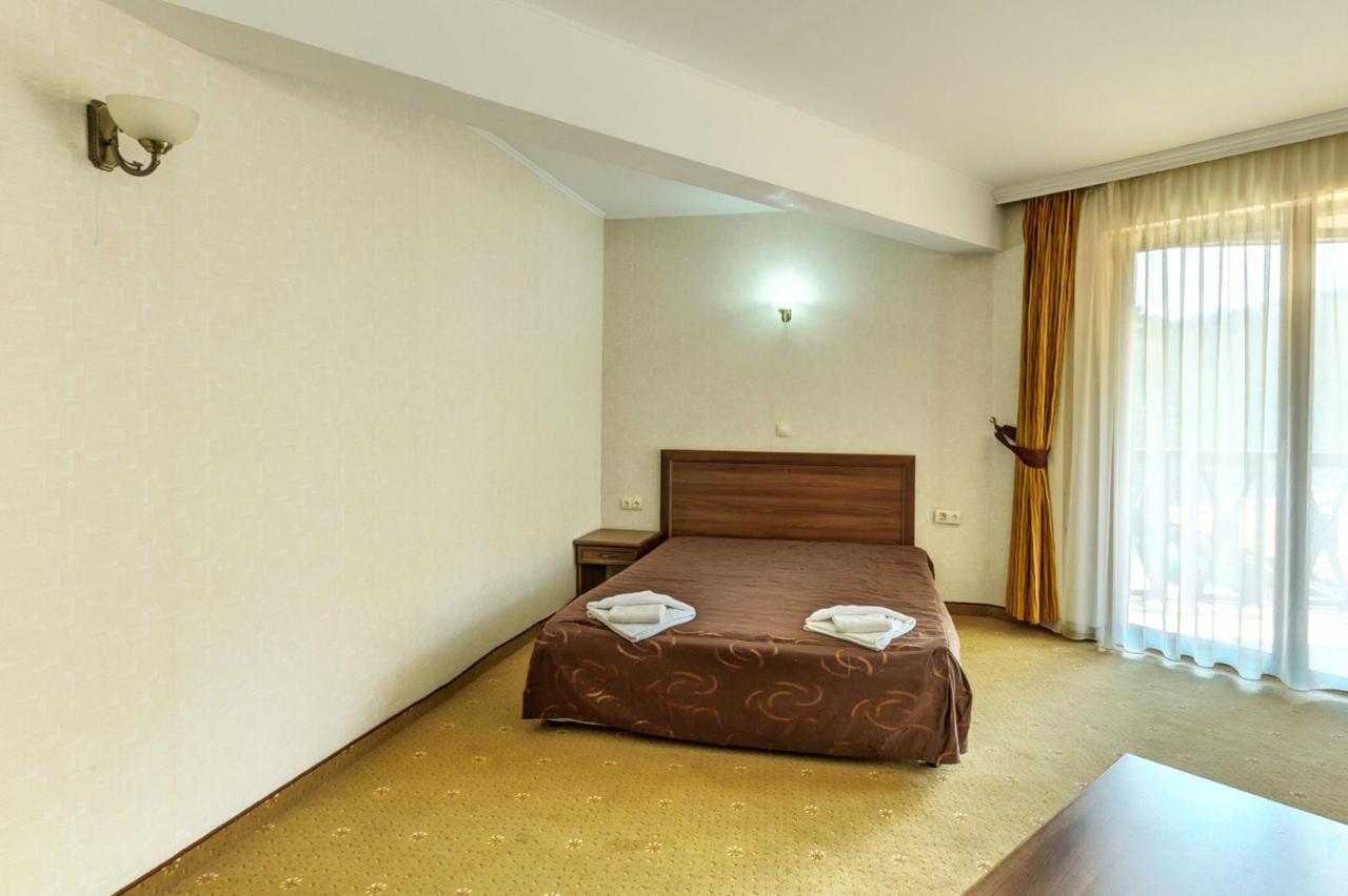 Хотел Магнолия, Hotel Magnoliya Paničišče Exteriér fotografie