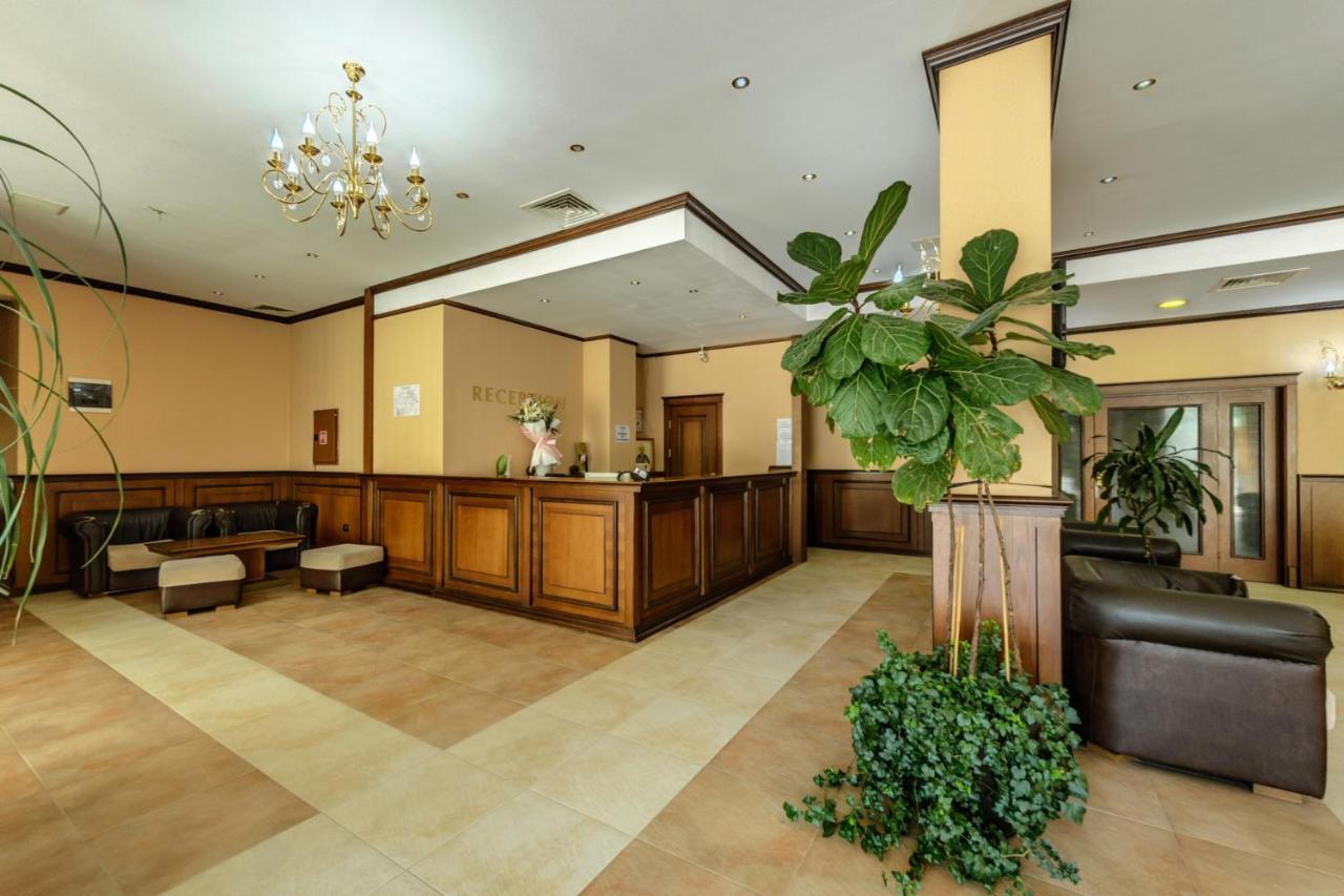 Хотел Магнолия, Hotel Magnoliya Paničišče Exteriér fotografie