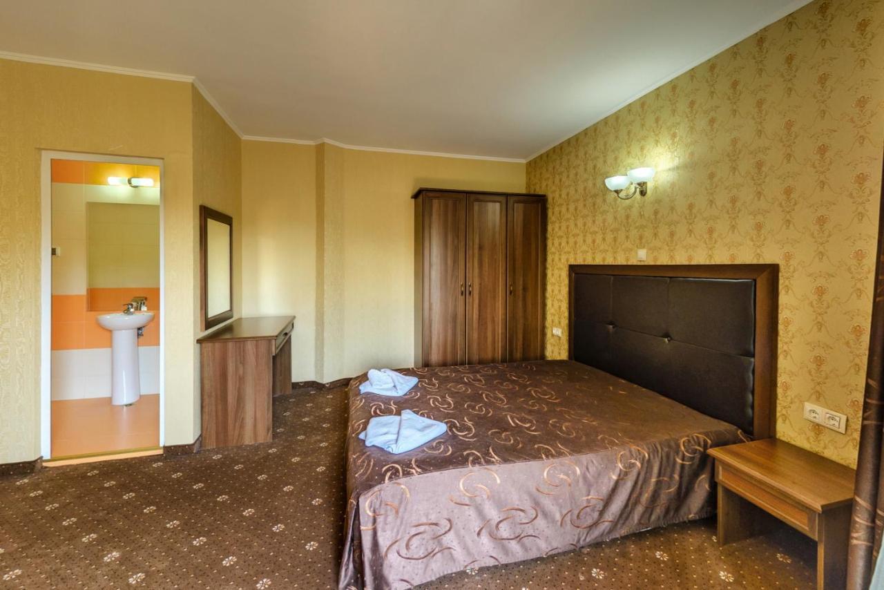 Хотел Магнолия, Hotel Magnoliya Paničišče Exteriér fotografie