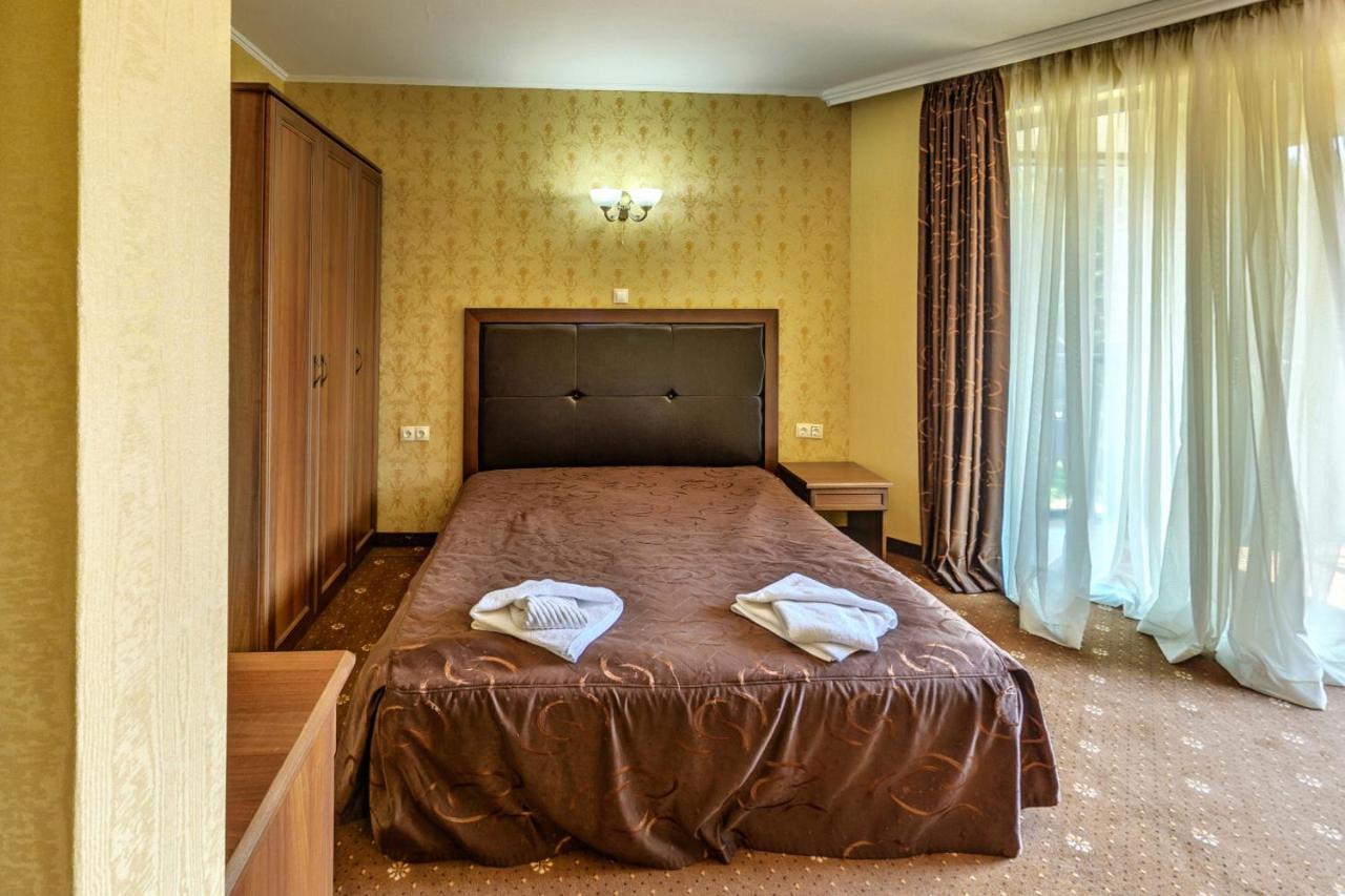 Хотел Магнолия, Hotel Magnoliya Paničišče Exteriér fotografie